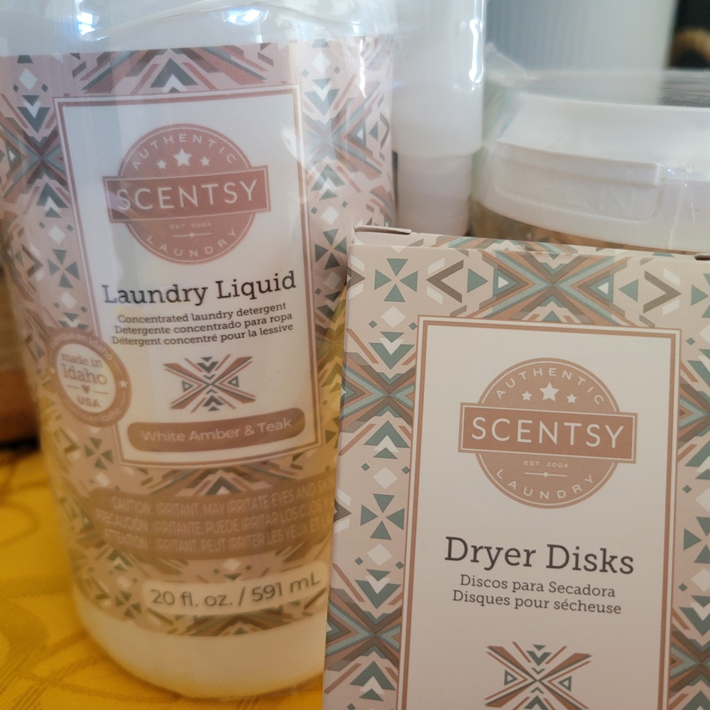 Scentsy White Amber & Teak Laundry Set - Cream and Tan